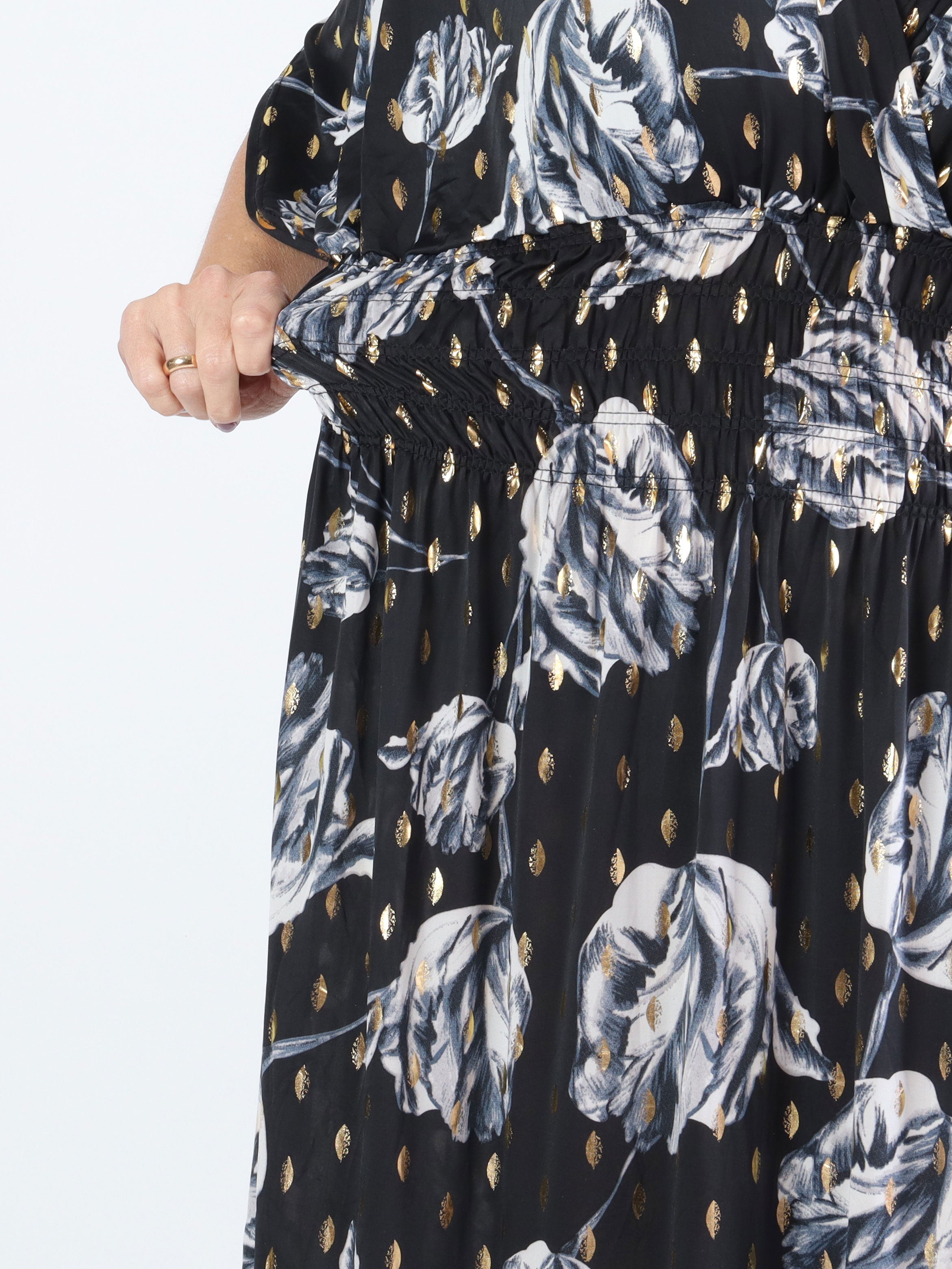 Pams Rose - Lang elastisk plus size kjole i krølfrit stof